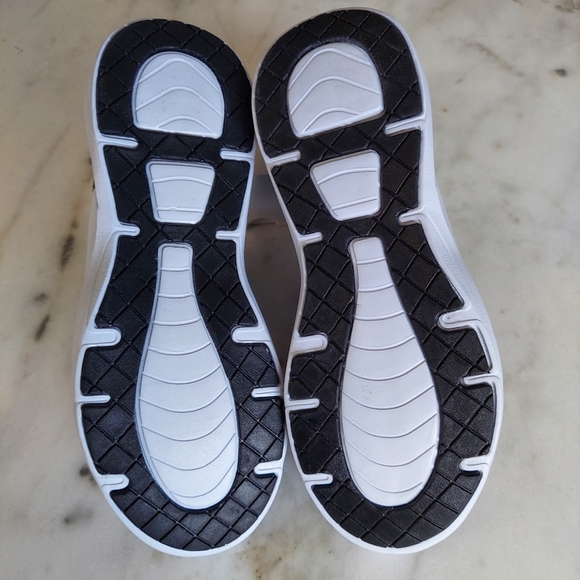 NWT USPA Slip-on Sneakers - Picture 6 of 6